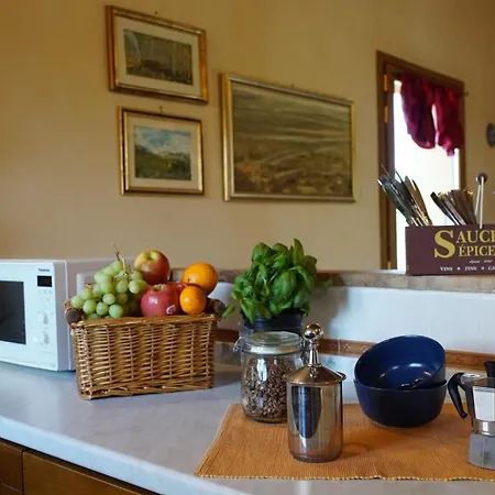 Agriturismo Podere Le Tombe Country house *
