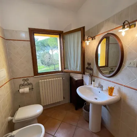 Agriturismo Podere Le Tombe