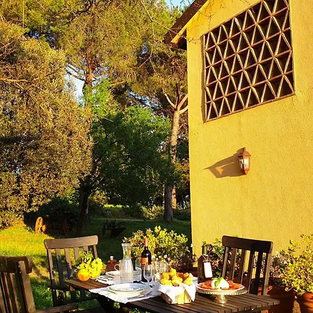 Agriturismo Podere Le Tombe Country house