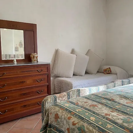 Agriturismo Podere Le Tombe Casa di campagna Palaia
