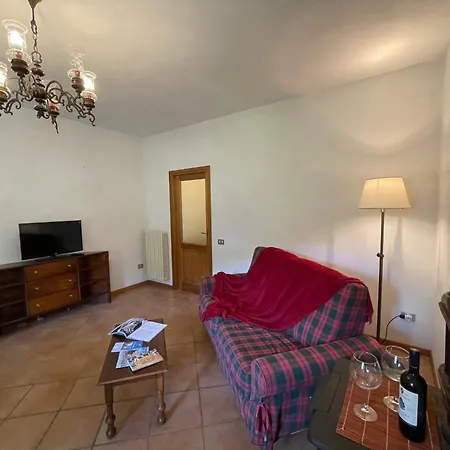 Casa di campagna Agriturismo Podere Le Tombe *