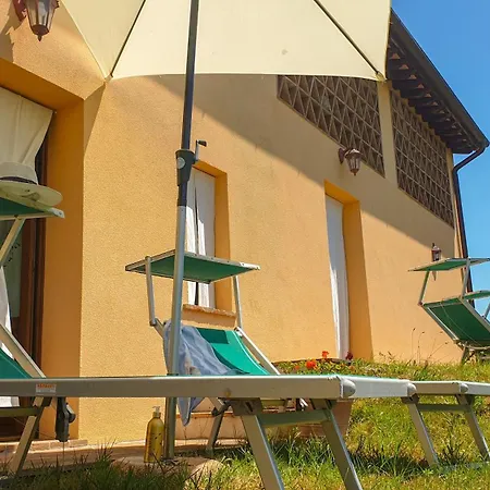 Casa di campagna Agriturismo Podere Le Tombe *